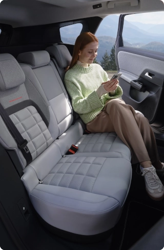 Rear interior view C5 Aircross highlighting XL space, comfort, well‑being and premium seating design